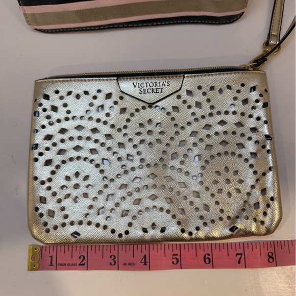 2 Victoria Secret Wristlets - Picture 6 of 6